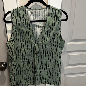 New Green and Black Sleeveless Blouse Flowy